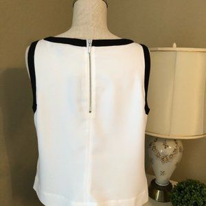 White House | Black Market White Crop Top - Size Large (L)